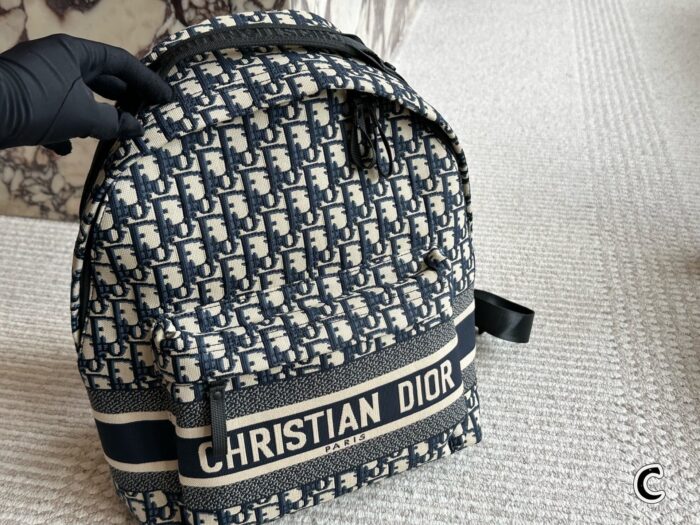 Dior Monogram Backpack With Oblique Pattern Embroidery Comfortable And Adorable - Image 4