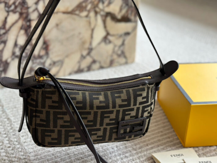Fendi New Ff Monogram Underarm Bag Early Autumn Must-Have - Image 8