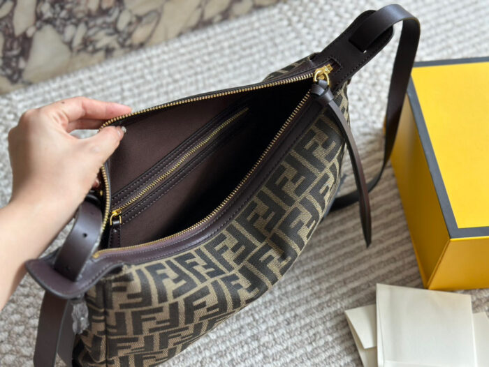 Fendi New Ff Monogram Underarm Bag Early Autumn Sensation - Image 8