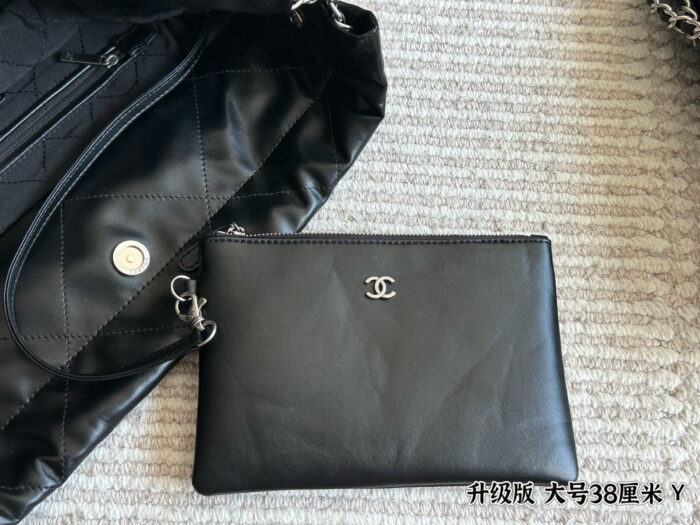 Chanel Tote Bag Openwork Logo Coin Embellishment Retro, Relaxed Aesthetic Fine, Durable Leather - Image 8