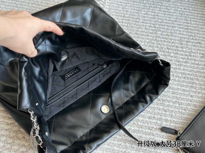 Chanel Tote Bag Openwork Logo Coin Embellishment Retro, Relaxed Aesthetic Fine, Durable Leather - Image 9