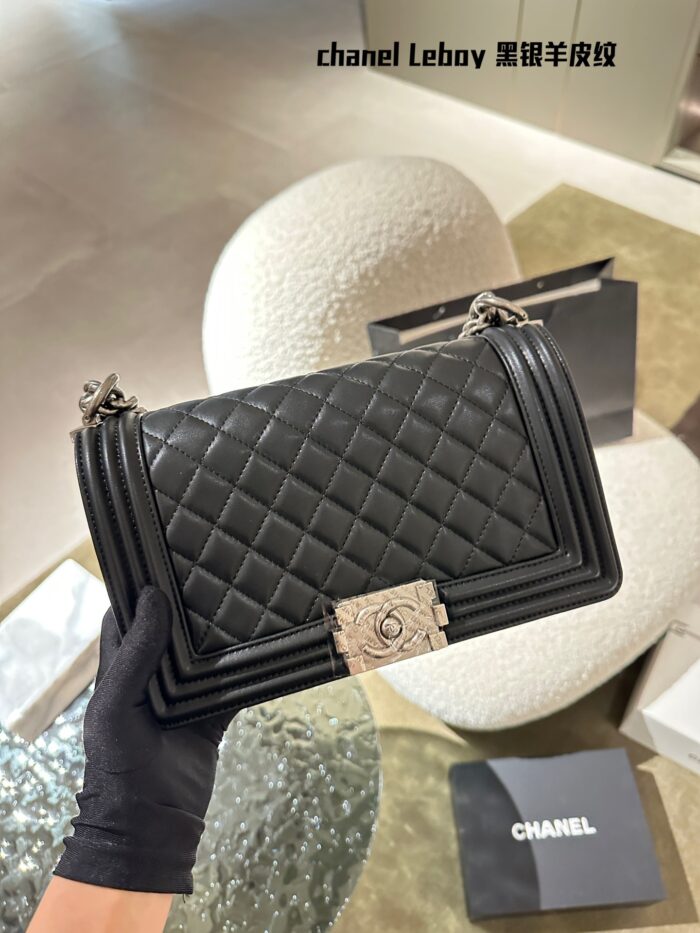 Chanel Leboy Series Lambskin Texture 18K Gold-Plated Shoulder/Crossbody Bag - Celebrity-Worn Style - Image 1
