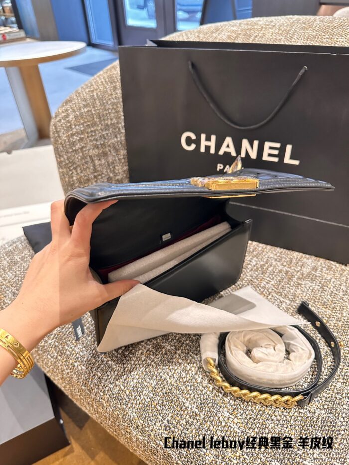 Chanel Leboy Classic Lambskin Texture Gold-Plated Hardware Shoulder/Crossbody Bag - Image 8