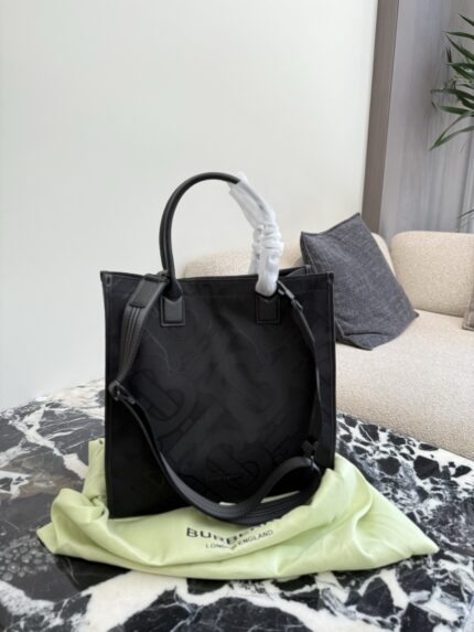 Burberry Classic Brand Logo All-Over Print Large Capacity Cotton Detail Tote Bag Men'S Style Black