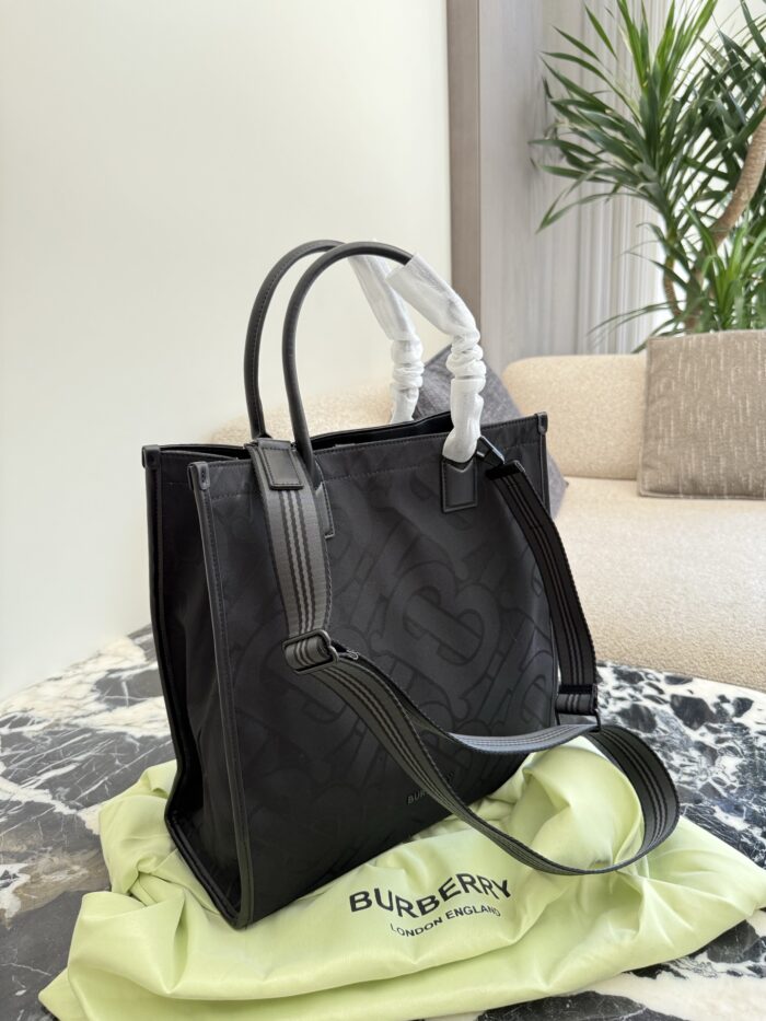 Burberry Classic Brand Logo All-Over Print Large Capacity Cotton Detail Tote Bag Men'S Style Black - Image 9