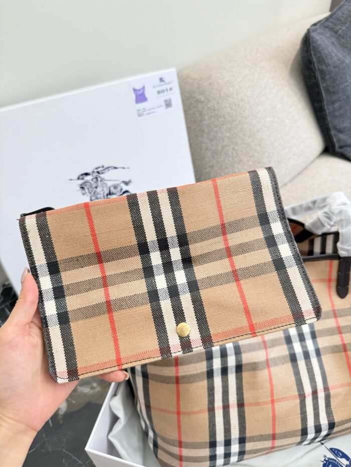 Burberry New Check Tote Bag - Image 3