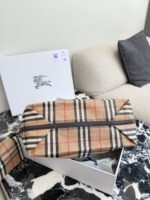 Burberry New Check Tote Bag - Image 8