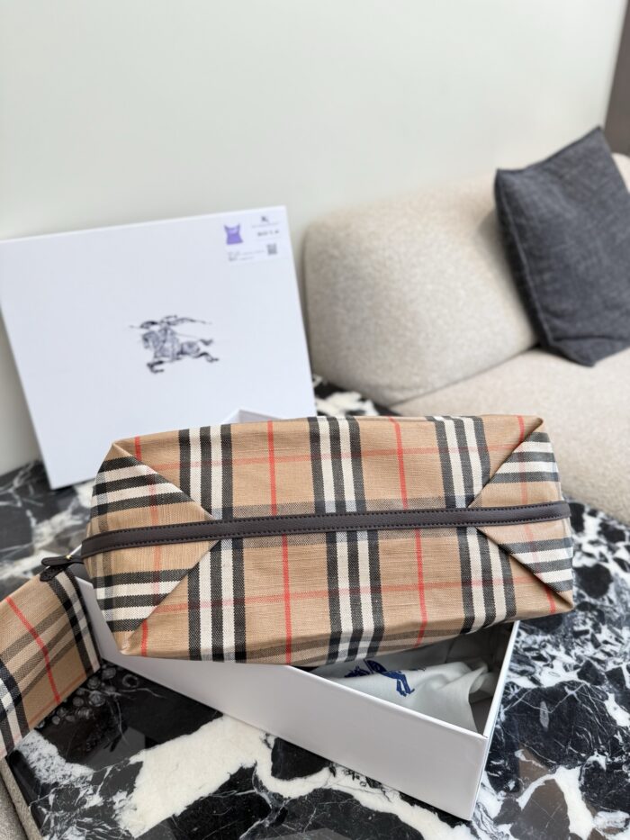 Burberry New Check Tote Bag - Image 8