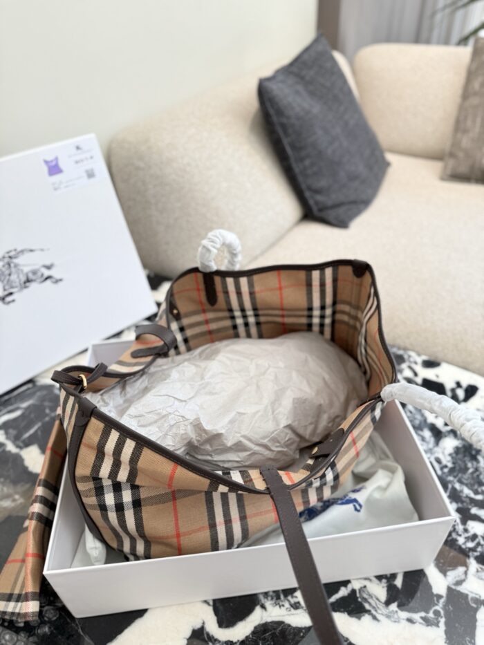 Burberry New Check Tote Bag - Image 9