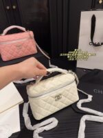 Chanel 25B Star Lp Lunchbox Bag Silver-Tone Buckle, Star Logo, Crystal Embellishments, Alligator Leather - Image 4