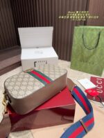 Gucci Vintage Camera Bag Versatile And Fashionable - Image 5