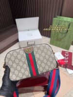 Gucci Vintage Camera Bag Versatile And Fashionable - Image 6