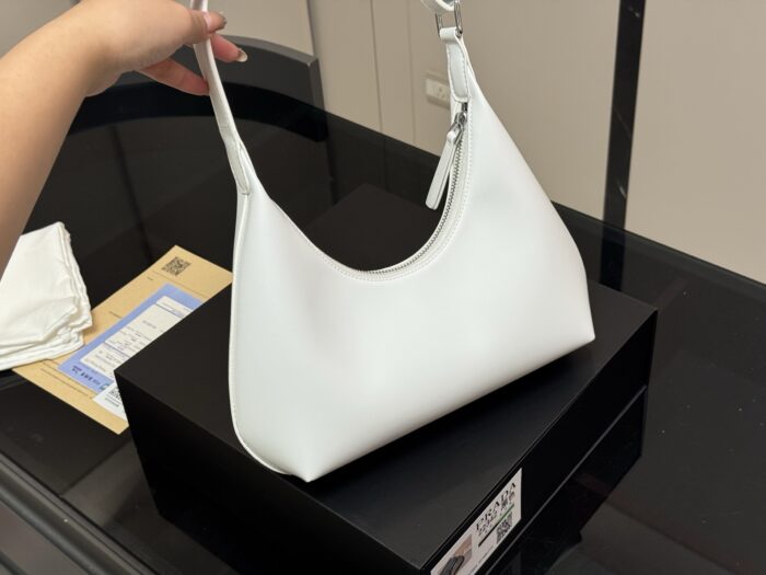 Prada Hobo Shoulder Bag Generous Capacity Suitable For Banquets And Everyday Use - Image 7