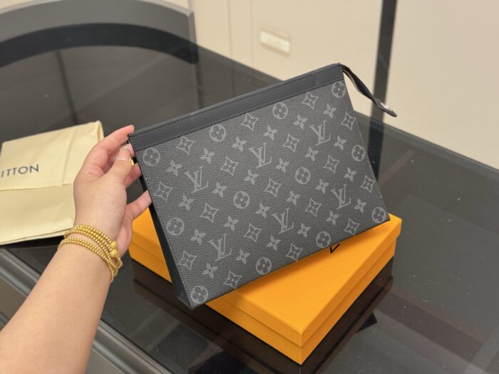 Louis Vuitton Unisex Large Handbag Toiletry Bag Genuine Leather Lining Large Capacity - Image 2