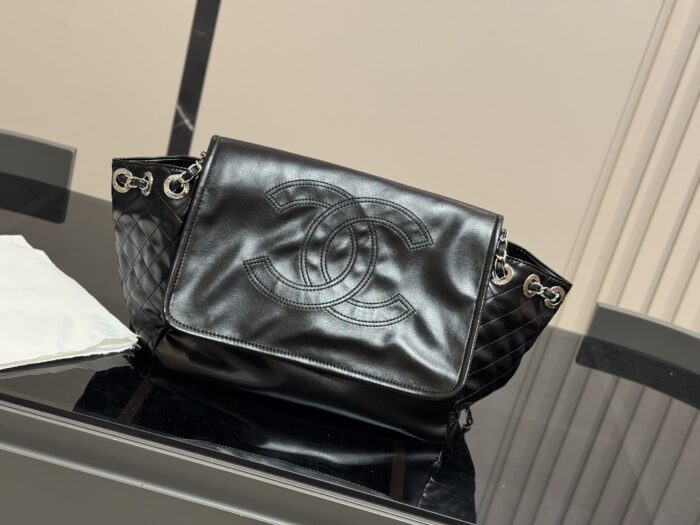 Chanel Denim Messenger Bag Effortlessly Versatile And Practical Stylishly Adaptable - Image 2
