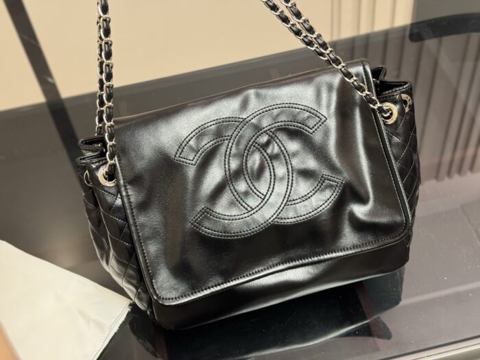 Chanel Denim Messenger Bag Effortlessly Versatile And Practical Stylishly Adaptable - Image 9