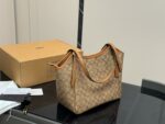 Coach Hanna New Shopping Tote Compact Size With Internal Compartments - Image 5