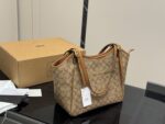 Coach Hanna New Shopping Tote Compact Size With Internal Compartments - Image 7