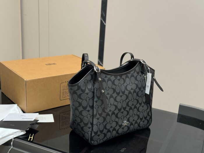 Coach Hanna New Shopping Tote Compact Size With Internal Compartments - Image 13
