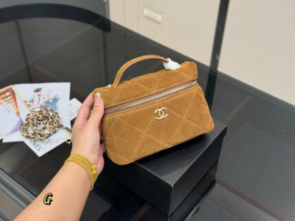 Chanel Hobo Lunchbox Bag Lightweight, Spacious, Exquisite, Practical, And Versatile