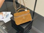 Chanel Hobo Lunchbox Bag Lightweight, Spacious, Exquisite, Practical, And Versatile - Image 2