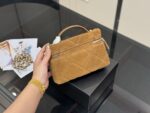 Chanel Hobo Lunchbox Bag Lightweight, Spacious, Exquisite, Practical, And Versatile - Image 6