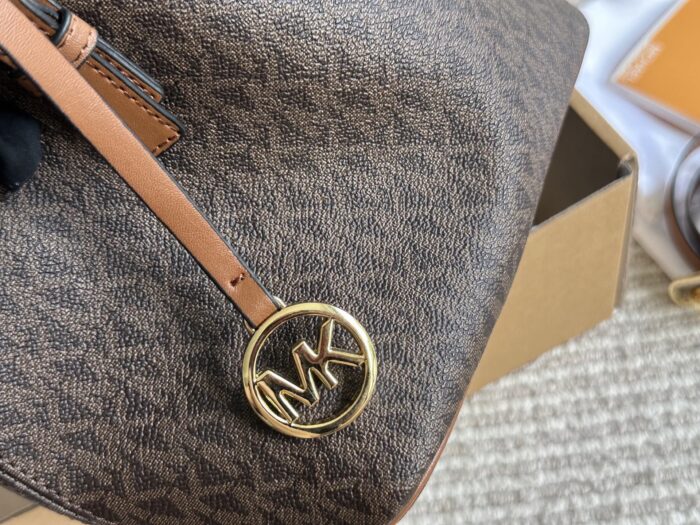 Michael Kors New Tote Bag Clean Silhouette With Long Shoulder Strap Design - Image 8