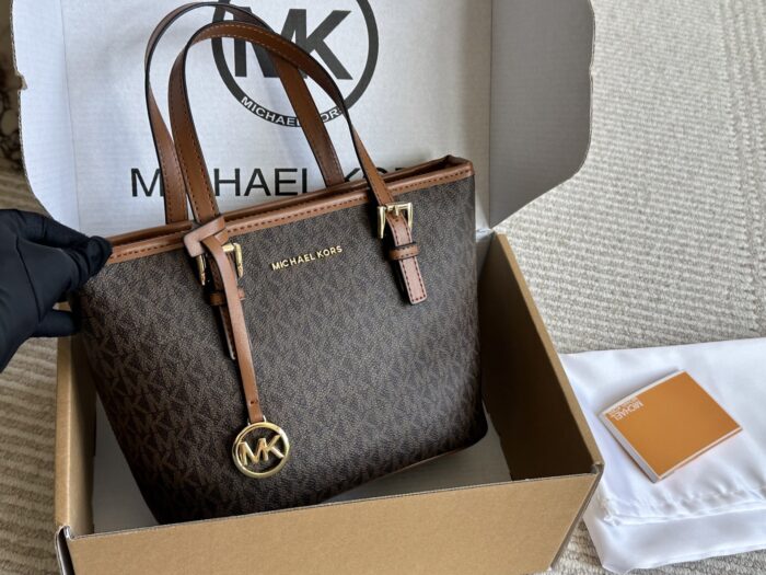 Michael Kors New Tote Bag Clean Silhouette With Long Shoulder Strap Design - Image 10
