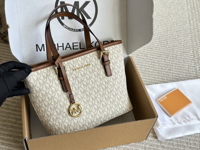 Michael Kors New Tote Bag Clean Silhouette With Long Shoulder Strap Design - Image 12