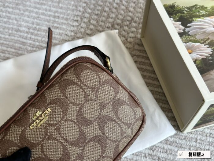 Coach Compact Camera Bag With Double Zipper Closure – Small In Size Yet Spacious Inside. Dimensions: 19 × 12 Cm - Image 2