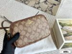 Coach Compact Camera Bag With Double Zipper Closure – Small In Size Yet Spacious Inside. Dimensions: 19 × 12 Cm - Image 6