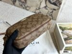 Coach Compact Camera Bag With Double Zipper Closure – Small In Size Yet Spacious Inside. Dimensions: 19 × 12 Cm - Image 7