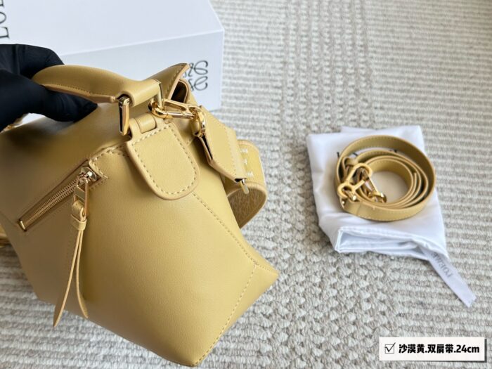 Loewe Puzzle Geometric Leather Bag With Dual Shoulder Straps And Box - Image 4