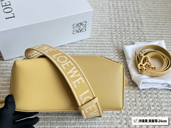Loewe Puzzle Geometric Leather Bag With Dual Shoulder Straps And Box - Image 5