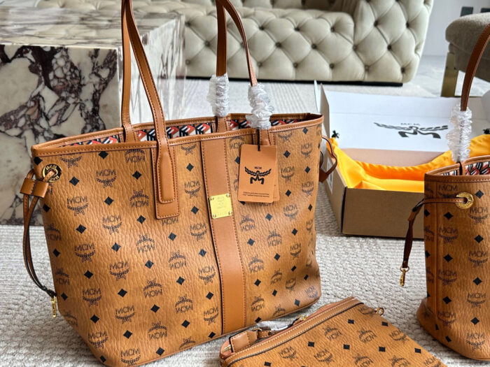 Mcm Reversible Tote Bag With Visetos Print And Detachable Inner Pouch – Handheld, Shoulder, Crossbody - Image 2