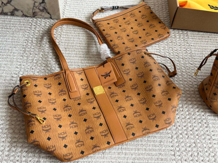 Mcm Reversible Tote Bag With Visetos Print And Detachable Inner Pouch – Handheld, Shoulder, Crossbody - Image 9