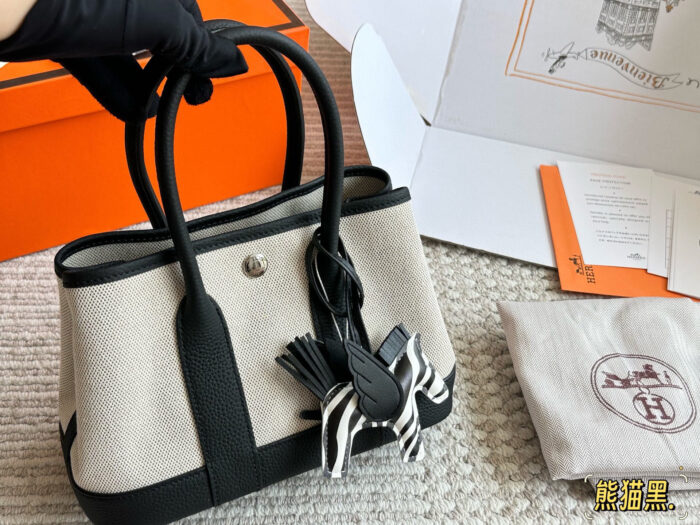 Hermès Mini Garden Handbag Exquisitely Charming Complimentary Silk Scarf And Pendant Complete With Box - Image 4