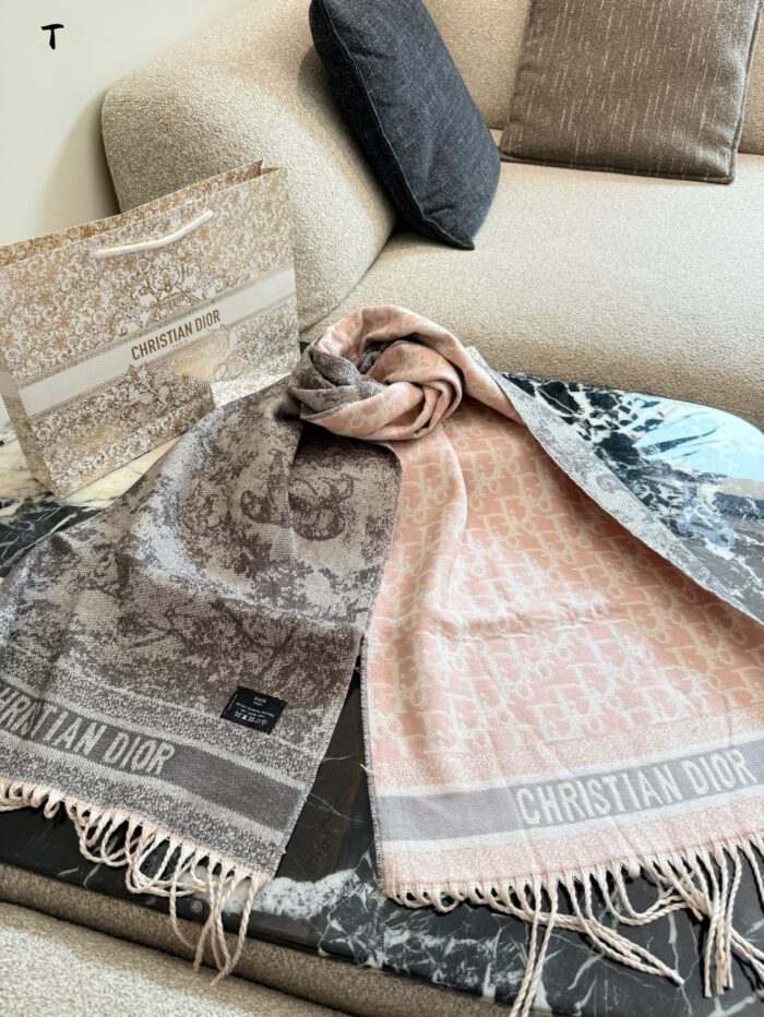 Dior Double-Faced Cashmere Scarf (With Box Tote Bag) - Image 2
