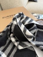 Burberry 30Ja Black Check Wool Scarf - Same Style As Jeon Ji-Hyun'S - Diamond Pattern Warmth - Image 5