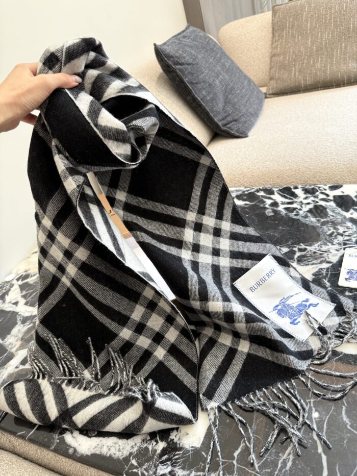 Burberry 30Ja Black Check Wool Scarf - Same Style As Jeon Ji-Hyun'S - Diamond Pattern Warmth - Image 8