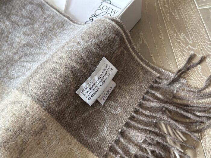 Loewe Cashmere Scarf Delicate Colour Palette Soft And Comfortable - Image 5