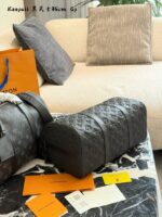 Louis Vuitton Keepall Black Knight Embossed Grained Leather Gym Bag - Image 7