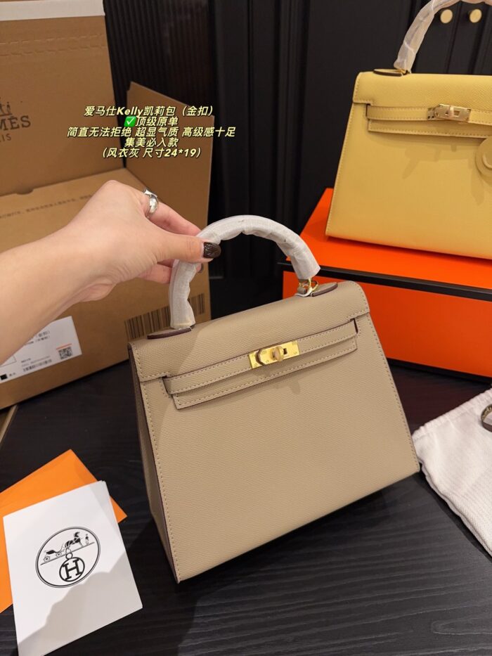 Hermès Kelly Bag (Gold Buckle) Exudes Sophistication And Elegance - Image 9