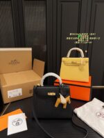Hermès Kelly Bag (Gold Buckle) Exudes Sophistication And Elegance - Image 20