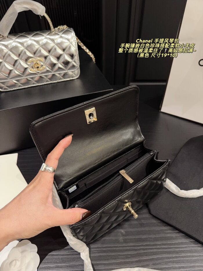 Chanel 24S Spring/Summer Pearl Handbag Black & Champagne Gold Lambskin With Multiple Compartments - Image 5
