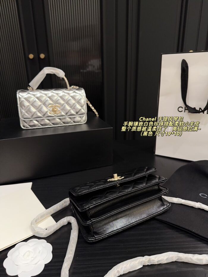 Chanel 24S Spring/Summer Pearl Handbag Black & Champagne Gold Lambskin With Multiple Compartments - Image 6