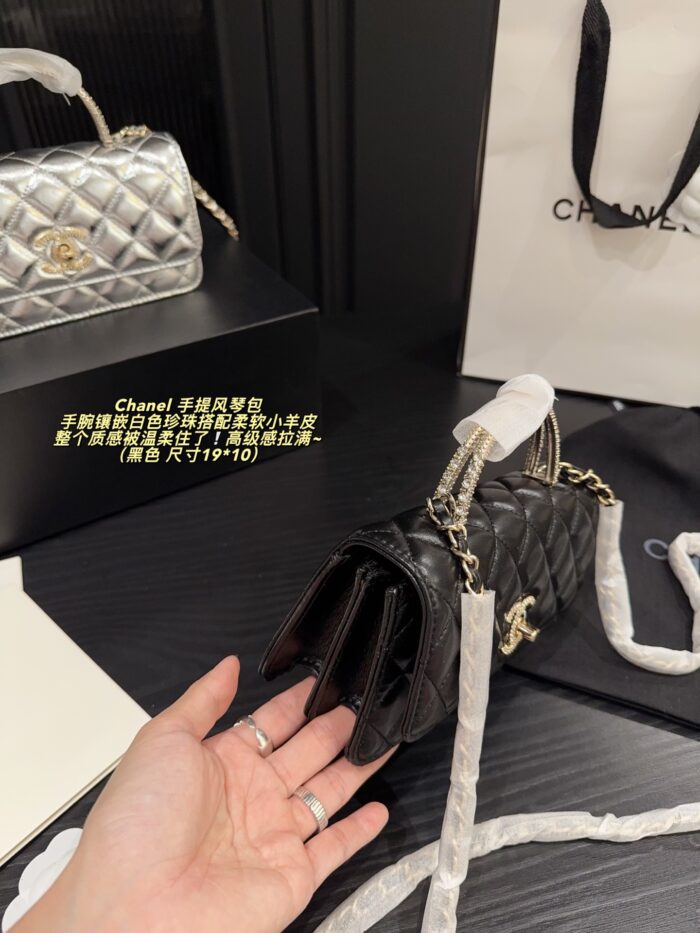 Chanel 24S Spring/Summer Pearl Handbag Black & Champagne Gold Lambskin With Multiple Compartments - Image 7
