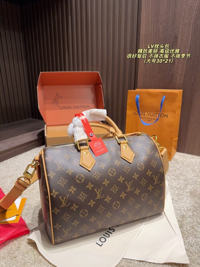Louis Vuitton Pillow Bag Exquisite And Elegant Versatile For All Seasons - Image 2