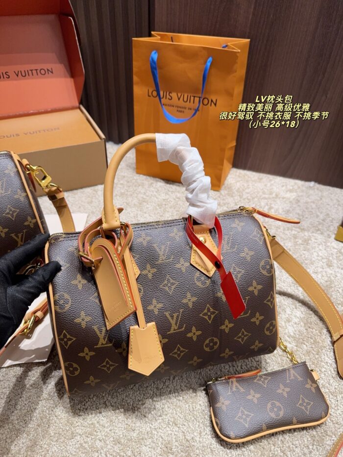 Louis Vuitton Pillow Bag Exquisite And Elegant Versatile For All Seasons - Image 3