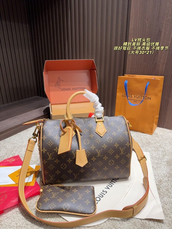 Louis Vuitton Pillow Bag Exquisite And Elegant Versatile For All Seasons - Image 5